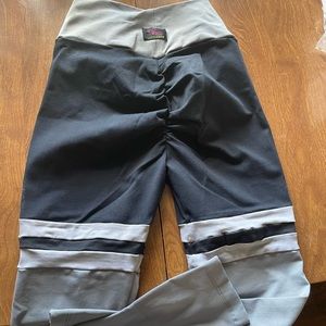 Cls scrunch bum v waist leggings